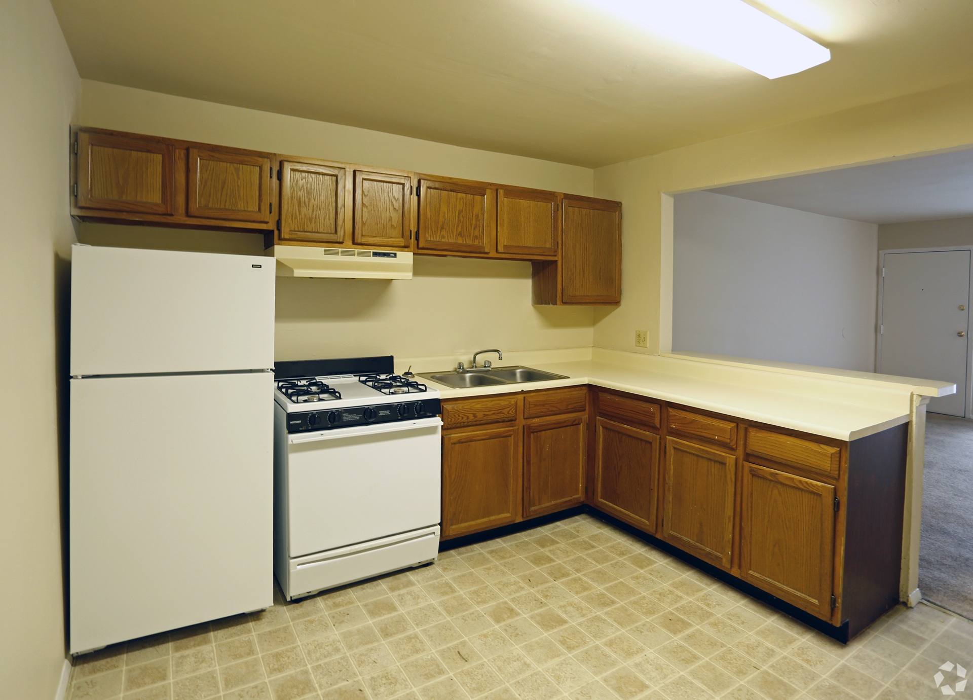 Rivertrails Apartments kitchen in Saint Louis, MO