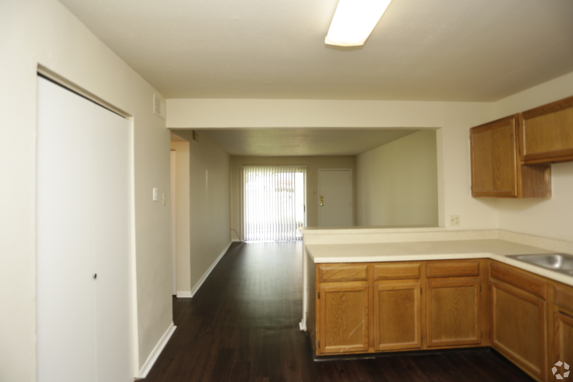 Rivertrails Apartments living room in Saint Louis, MO